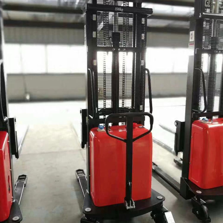 Полуэлектрический штабелер